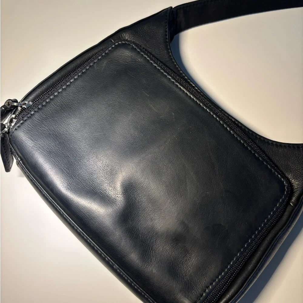 Fossil Black Purse - Picture 4 of 14